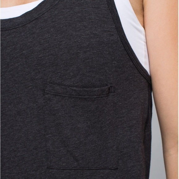 Lululemon Yogi Loose Fit Front Pocket Athletic Racer Tank / Heathered Black Sz 2 - Picture 5 of 12
